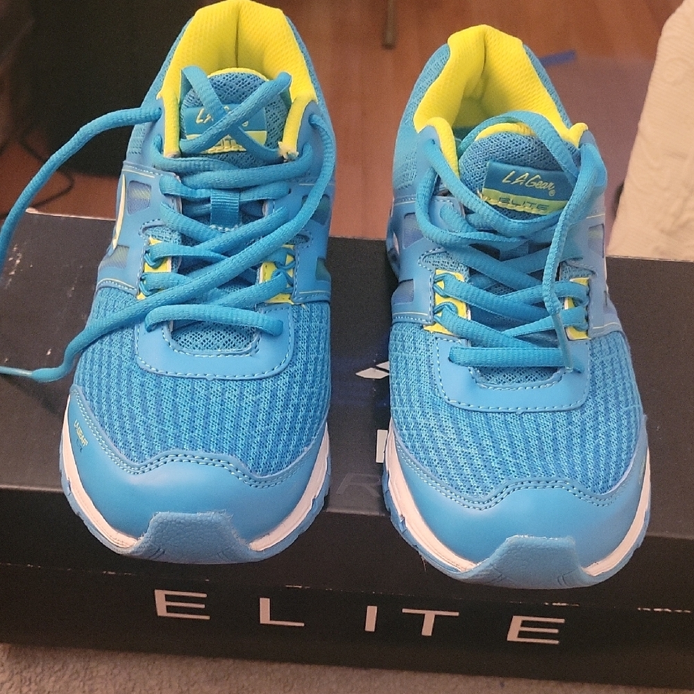 Elite Blue and Yellow Sneakers with Breathable Mesh and Lightweight Design